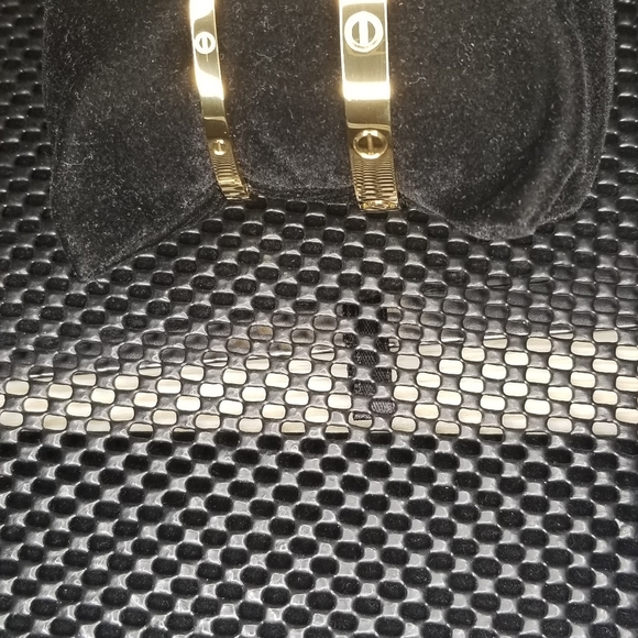 Gold Filled Stainless Steel Bangle 4mm - Picture 3 of 11